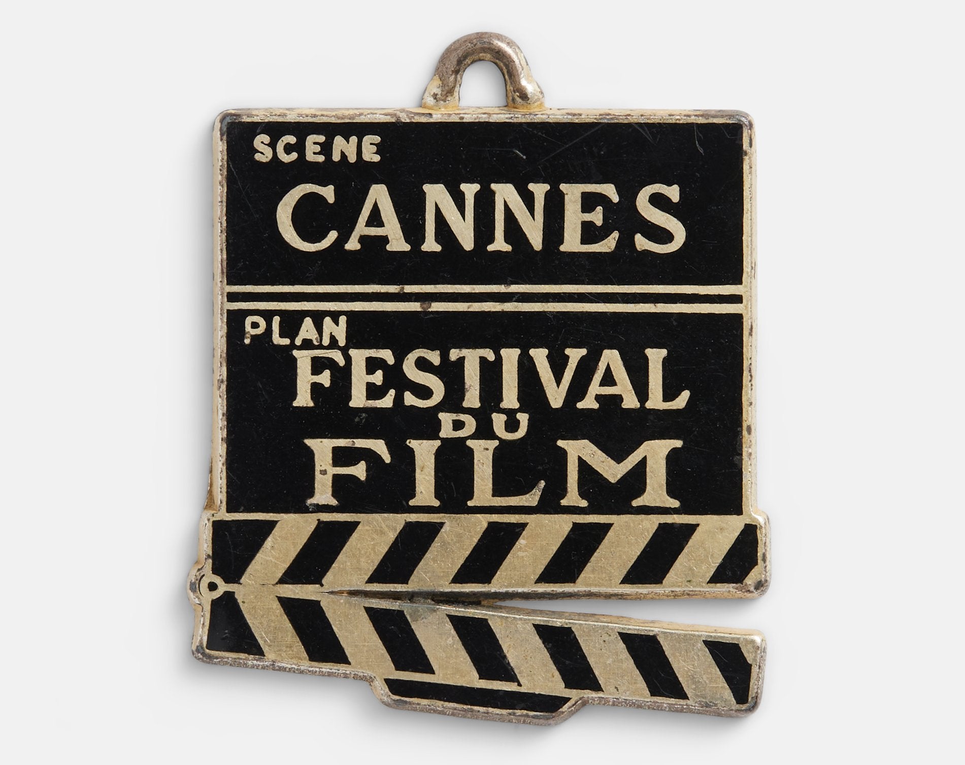 20221013_A24_Vintage_6782_Cannes_pendant_hero.jpg