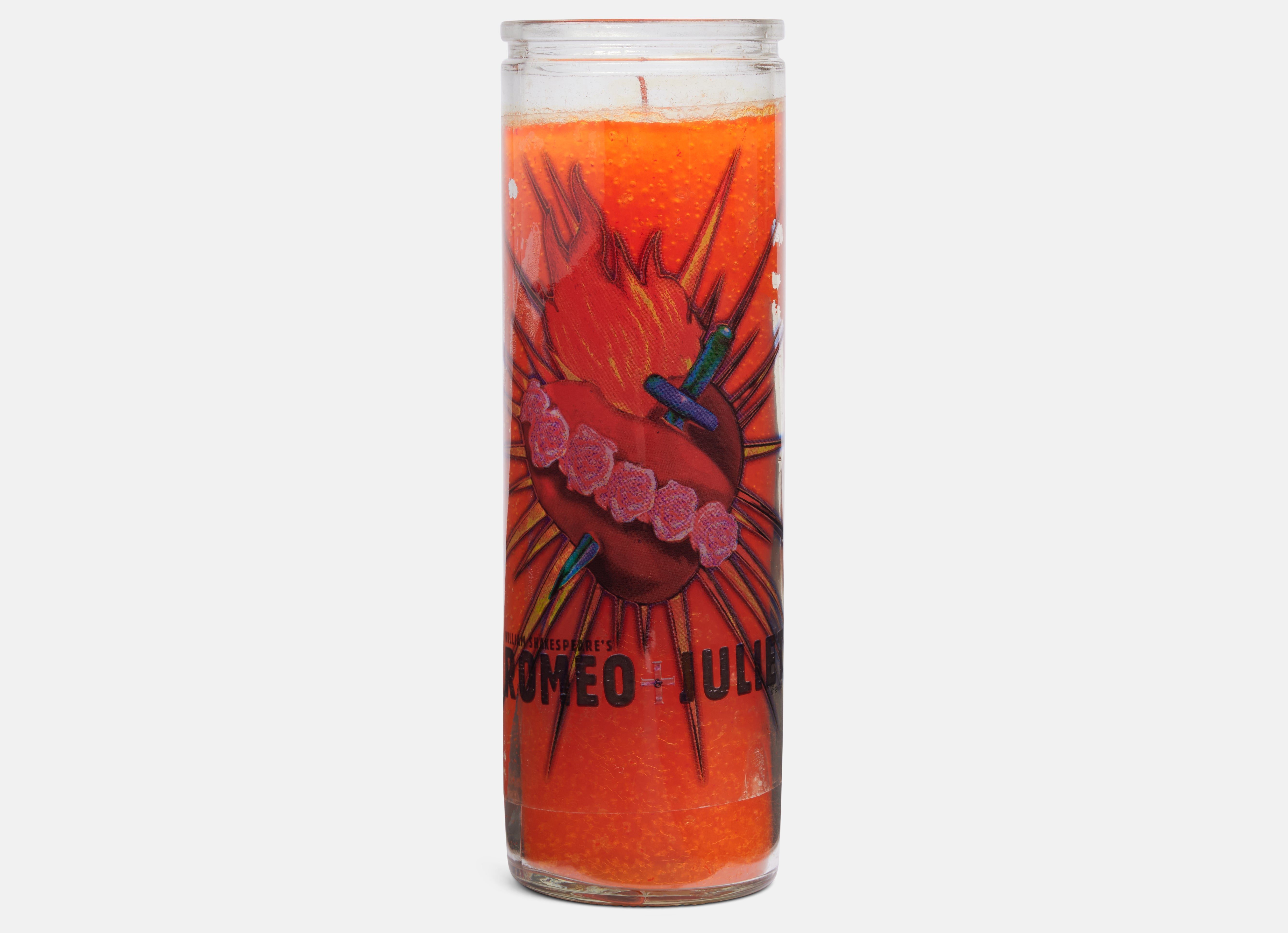 20221022_A24_Vintage_9739-Romeo-and-Juliet-candle-hero.jpg